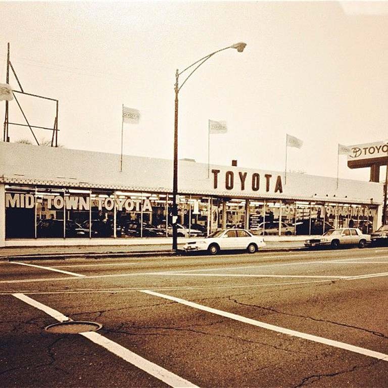 Midtown Toyota Service & Parts Center - Oak Park, IL