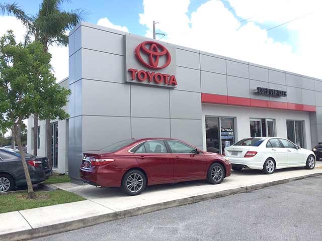 Lipton Toyota - Fort Lauderdale, FL