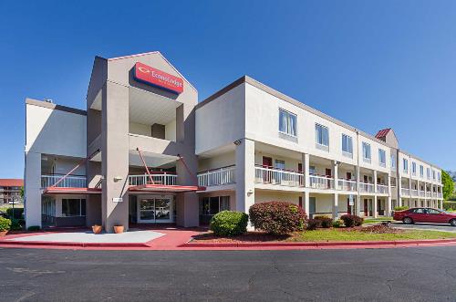 Econo Lodge Inn & Suites - Unicoi, TN