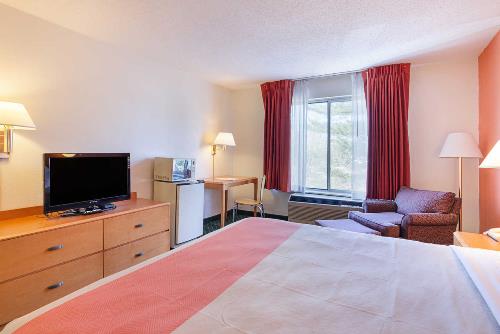 Econo Lodge Inn & Suites - Unicoi, TN